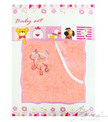 Комплект для новорожденного из микрохлопка с вышивкой в коробке персиковый