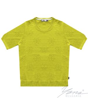 Women's crew neck sweater in mustard
