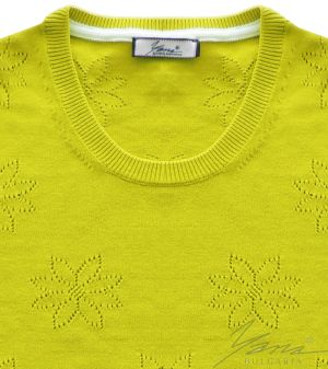 Women's crew neck sweater in mustard