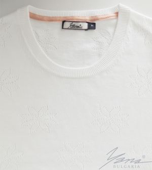 Women's crew neck sweater in white