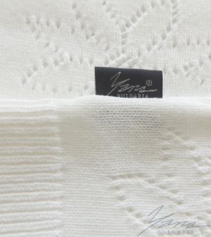 Women's crew neck sweater in white